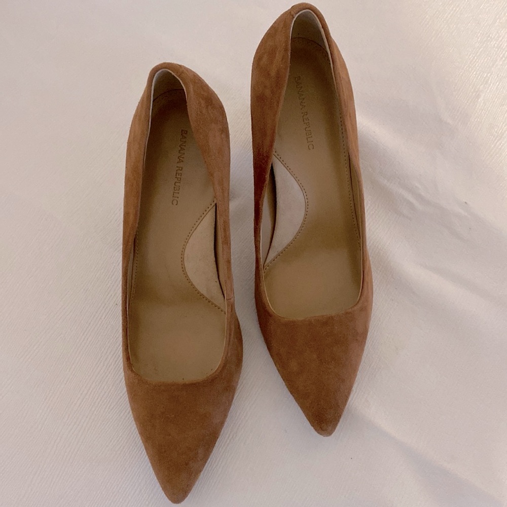 Banana Republic cognac suede pumps.